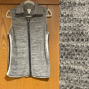 Chico’s Weekends lightweight sport zip-up vest, Sz Chico’s 1 (Sz M)